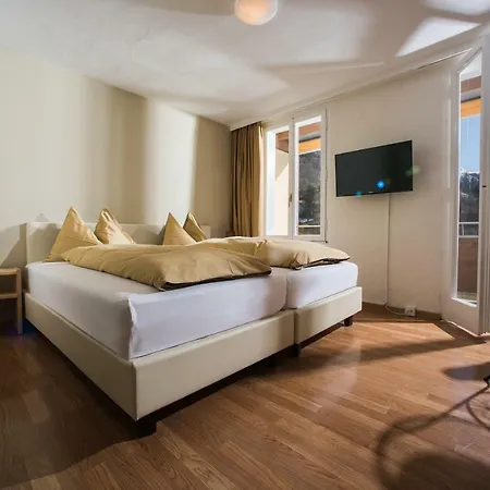 圣母峰酒店 维尔德斯韦尔