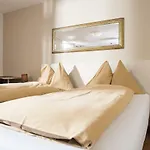 Hotel Jungfrau 3*